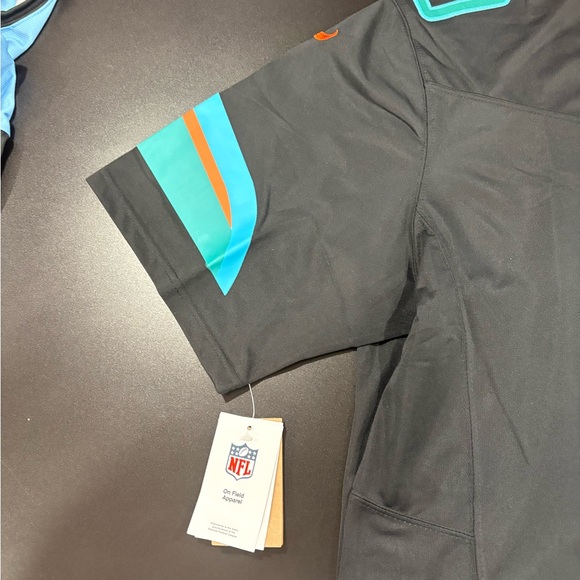 Nike Black Miami Tyreek Hill # 10 NFL Jersey Collar with 'Go Fins!' - Picture 2 of 4
